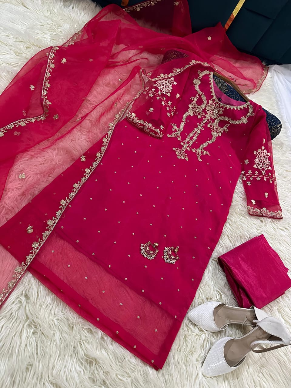 Sequins tilla Embd
