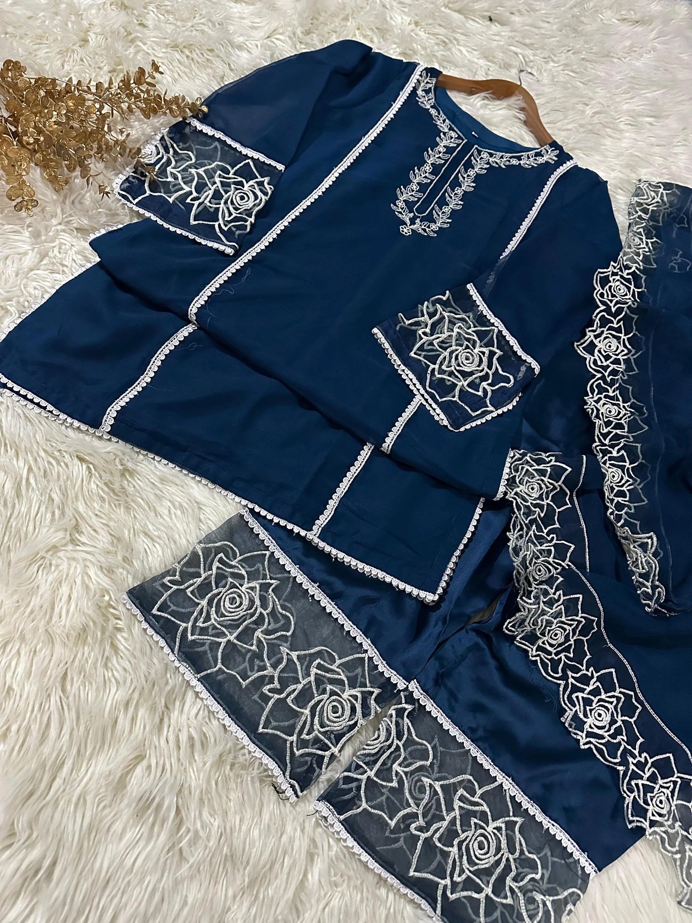 Embd +Lace work